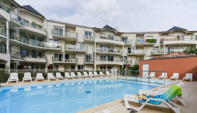 Piscine + Super Endroit ! Appartement cosy