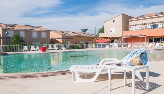 Piscine sur place ! Appart avec Climatisation