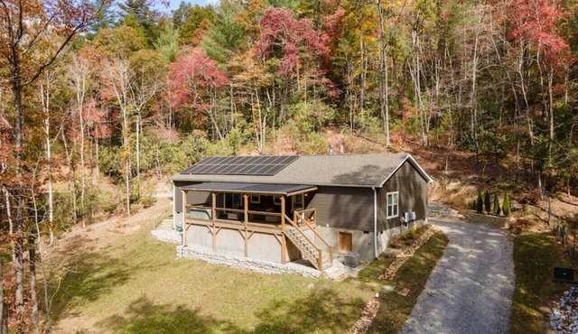Pisgah Retreat w/Hot Tub & Private River Access