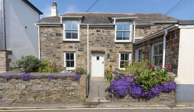 Piskey Cottage, Mousehole - Free WiFi & Parking - Dogs Welcome