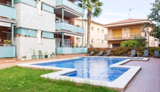 Piso con Piscina Para 5 Personas