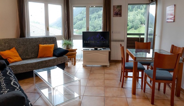 ¡Piso familiar con vistas a Arinsal! 4Pax, PK
