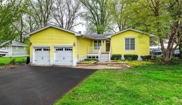 Pistakee Marina Boat House