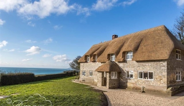 PITT COTTAGE, pet friendly, country holiday cottage in Ringstead
