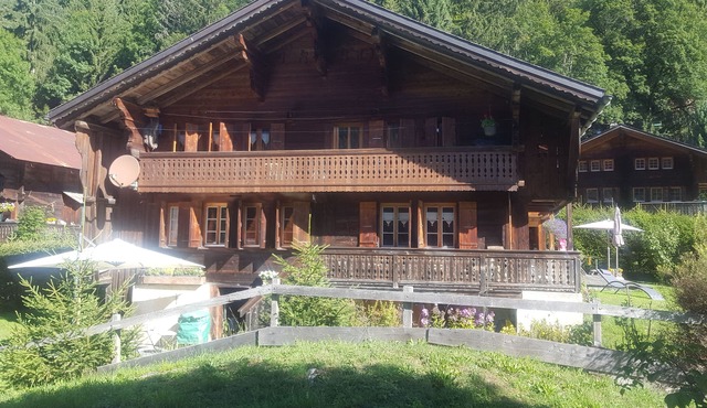 Pittoresque Chalet A LA Montagne Proche du Glacier à Proximité