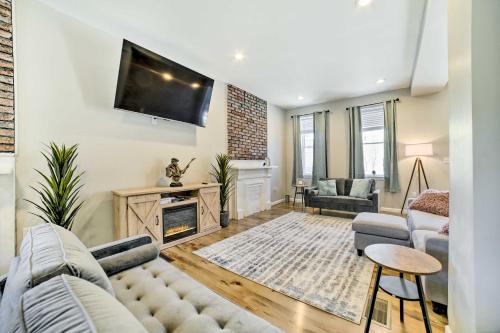 Pittsburgh Townhome 1 Mi to Downtown