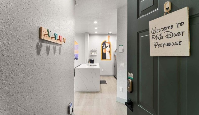 *Pixie Dust Penthouse* Totally Remodeled, Luxury 4th floor Condo