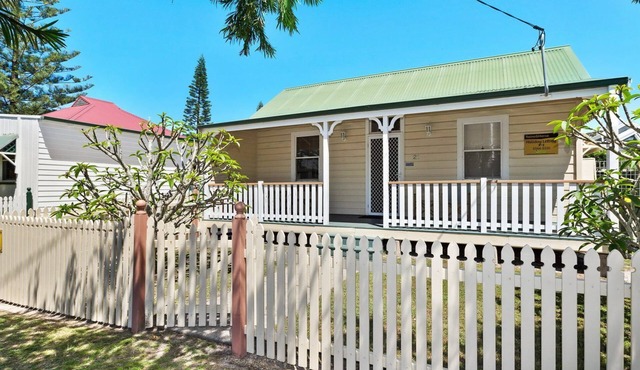 PJ's Cottage - walk to the beach