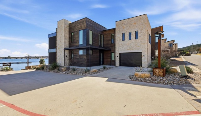 PK Juniper Overlook | Brand new home! | Sleeps 17 w 2 living rooms, kayaks/games