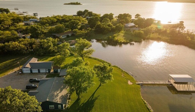 PK Lake Retreat | Private Beach, Bring Your Boat, Ultimate Game Room & Hot Tub