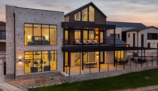 PK Paradise | Brand new home! | Sleeps 17 w game room