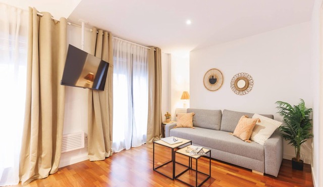Plaça Catalunya Duplex 2-2- Holiday rental in Girona | Bravissimo
