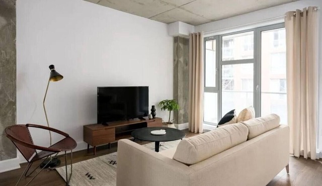 Place-Des-Arts 1-Bedroom Condo