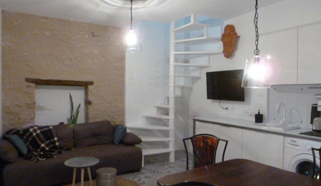 "PLACE-DIT" Duplex 37m2 AIR-CONDITIONED-PARKING-GARDEN