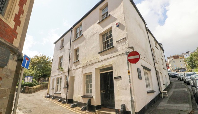 PLACE HOUSE, pet friendly, with open fire in Bideford