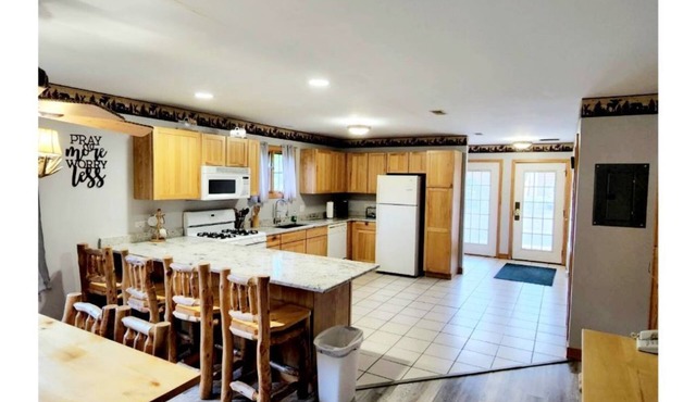 Place to retreat close to nature, away from the city. Family size