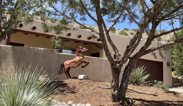 Placitas Magic-2 Bed/1 Bath Custom Santa Fe Home