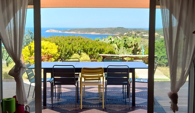 Plage du Péro Sea view, ground floor with private garden- Jacuzzi