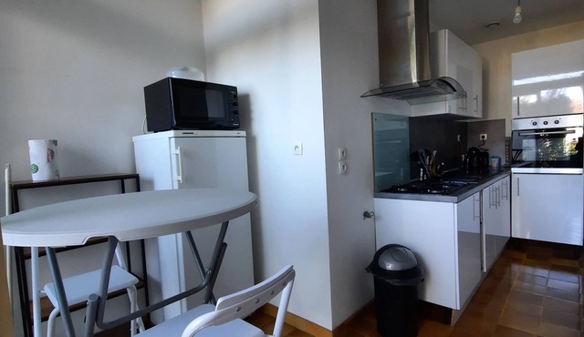 "plain-pied Charmant 56m²: Prox. Centre-ville, Cuisine Équipée - Idéal 7 Pers."