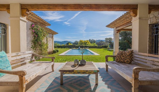 PLAN DE LA TOUR - CONTEMPORARY VILLA