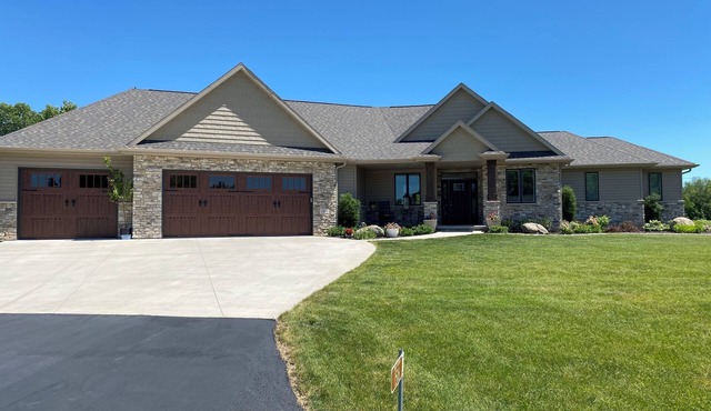 Plan for EAA ! Executive ranch, only 13 miles away