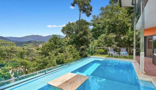 Planchonella Rainforest Pavilion- Luxury Rainforest Retreat with Panoramic Views & Pool