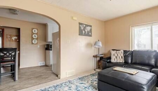 Plane Suite at Brickhouse Inn