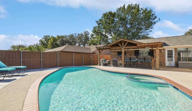 Plano House close to Mckinney and Oak Point Park