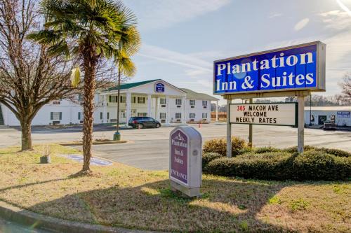 Plantation Inn & Suites Near Locust Grove I 75
