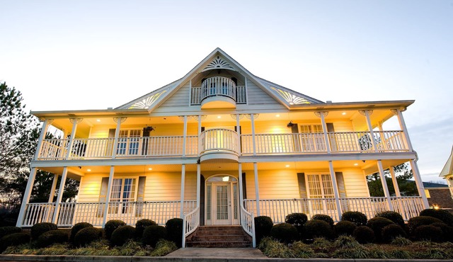 Plantation Oaks Suites & Inn