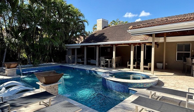 Plantation Resort Retreat Pool, Hot Tub Near Sawgrass Mills