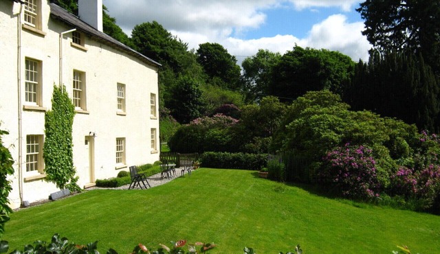 Plas yn Yale, Llandegla with mountain views from all windows 4starVisitWales