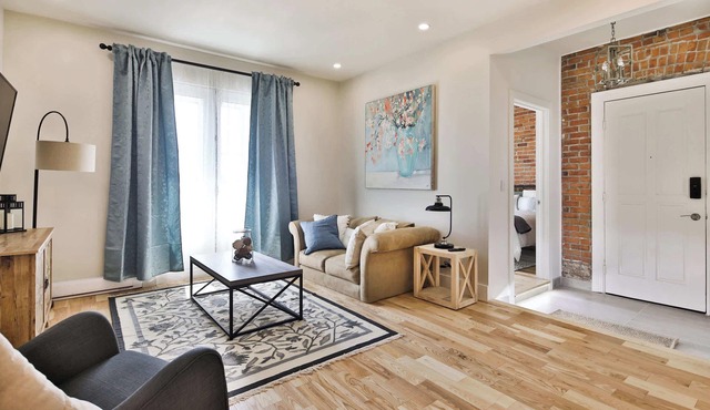 Plateau Mt Royal-Mile End |3BDRS-2BA&Parking