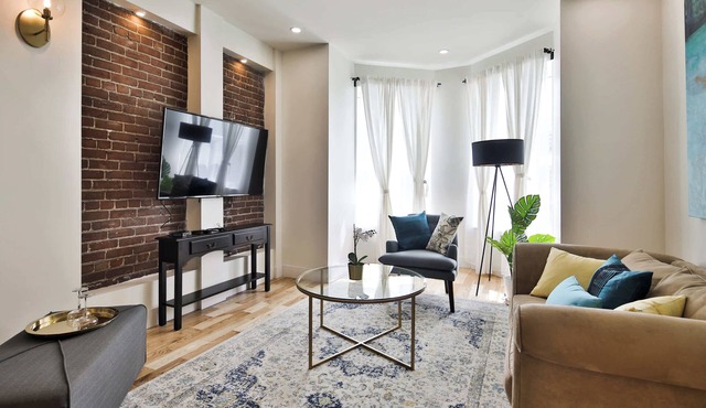 Plateau Mt Royal-Mile End |3BDRS-2BA&Parking