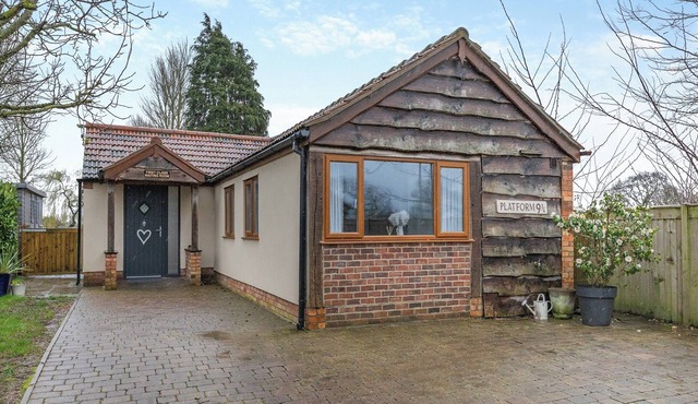 Platform 9 3/4 is a luxury holiday bungalow, bordered by a railway and canal.