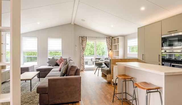 Platinum Lakeview Lodge Sleeps 6