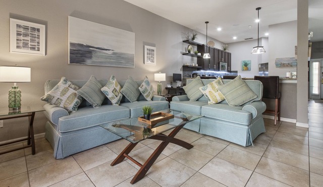 Platinum Updated Modern 2BR at Bahama Bay – 15 Min to Disney
