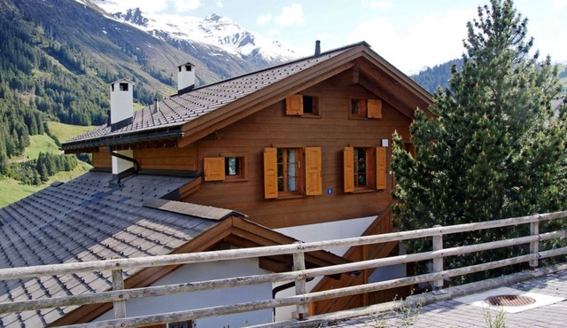 Plaun Pazzola mit Garage Bösch, (Sedrun/Rueras). by Interhome