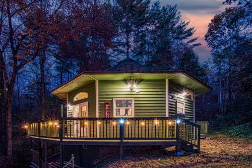 Play Arcade Games Make Firepit Smores Explore Downtown Blue Ridge in Minutes - Trails End