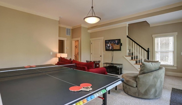 Play ping pong and relax by the wood fireplace! - Choctaw Lodge