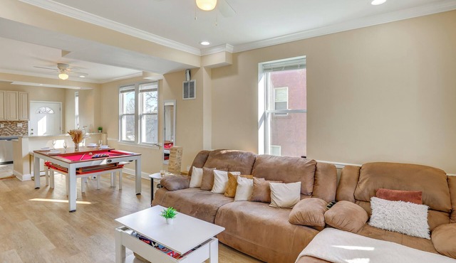 Play Pool or Relax on Deck: Baltimore City Escape!