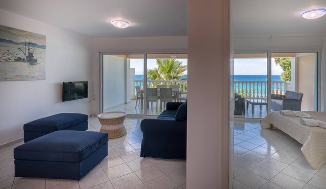 Playa Del Zante - 1 Bedroom Sea View Apartment, Playa del Zante