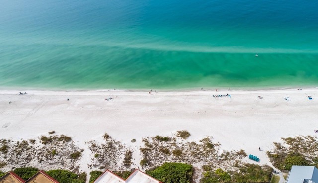 Playa Encantada 214 2 Bedroom Condo by RedAwning