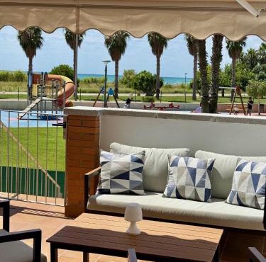 Playa, piscina, parking GENIAL
