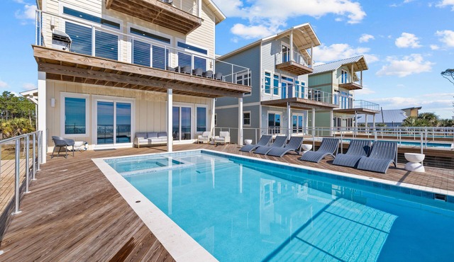 Playa Plata: Amazing 7BR Beachfront- Pet Friendly, Sleeps 23, Private Pool!