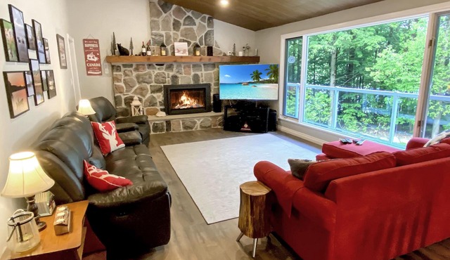 Playa Salvador Executive Cottage - Redstone Lake