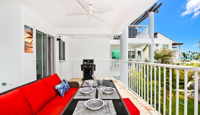 Playa Turquesa A-302 Premier Beachfront Ocean View 50mbps Wifi