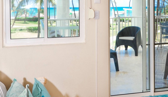 Playa Turquesa J-202 Premier Beachfront Ocean View/50mbps Wifi