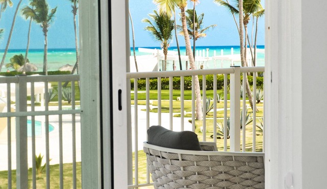 Playa Turquesa L-202 Premier Beachfront Oceanview/100mbps wifi