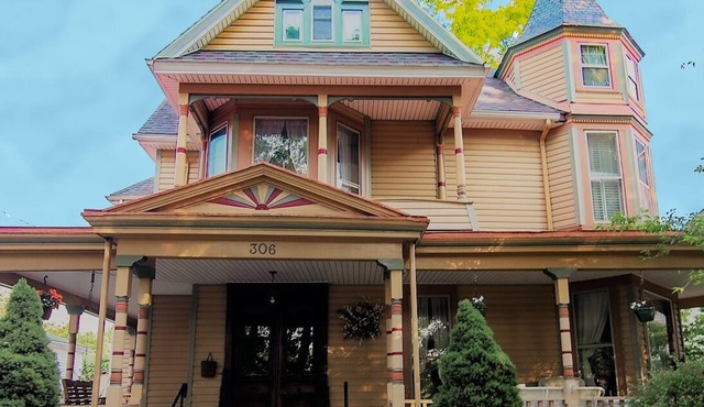 Player Piano - Gym - Victorian - 4 Bed